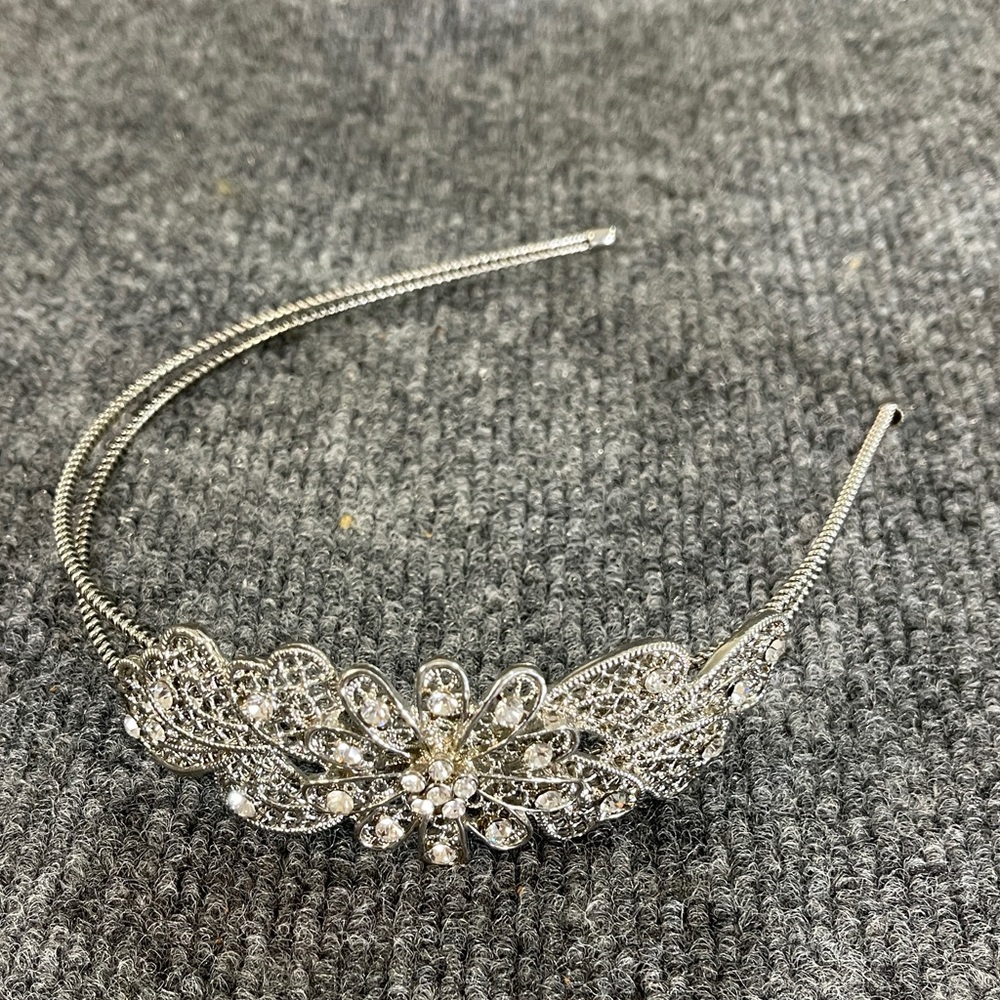 Flower Rhinestone Metal Coil Headband - Picture 1 of 10